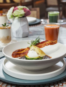 Aida Huevos Pochados en Aguacate